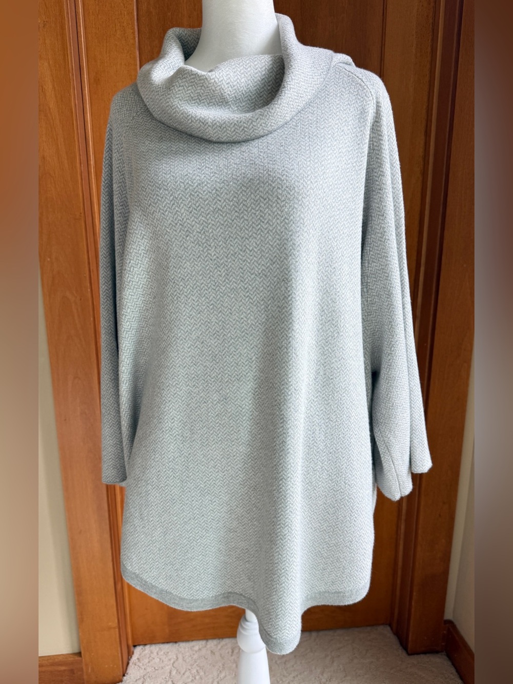 Aventura L/XL Light Gray Cowl Neck Poncho Oversized Women's 3/4 Sleeve Sweater